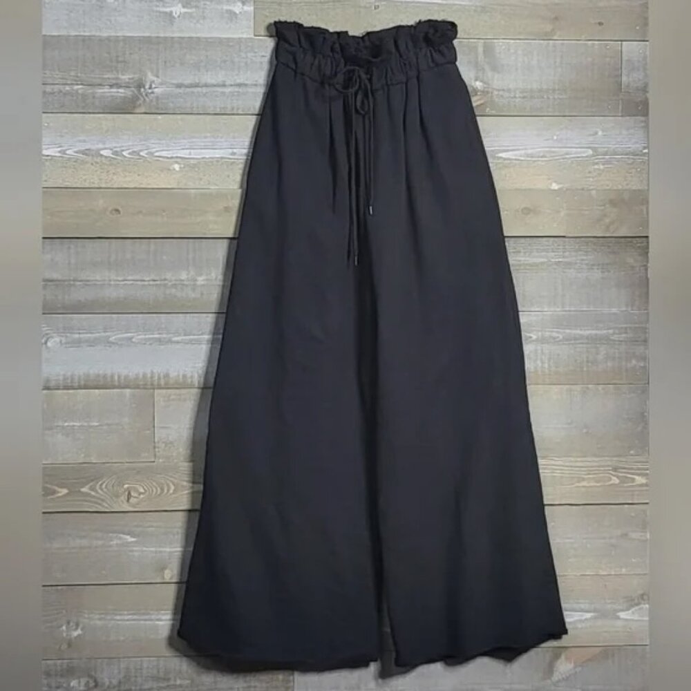 NWT Kendall & Kylie Paper Bag Wide Leg Sweatpants